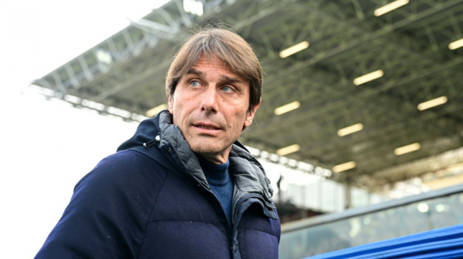 Napoli vence Lecce e se isola na lideran&ccedil;a do Italiano