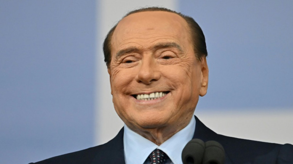Mejora la salud de ex primer ministro italiano Berlusconi, seg&uacute;n los m&eacute;dicos