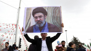 Nella notte slogan anti-Khamenei a Teheran dopo l'elezione a Guida suprema