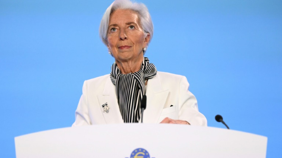 BCE mant&eacute;m suas taxas de juros inalteradas