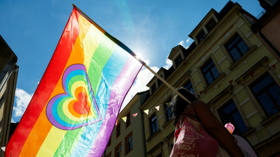 Homophobe Attacke nach CSD in Soest: Mann attackiert und beleidigt mehrere Menschen