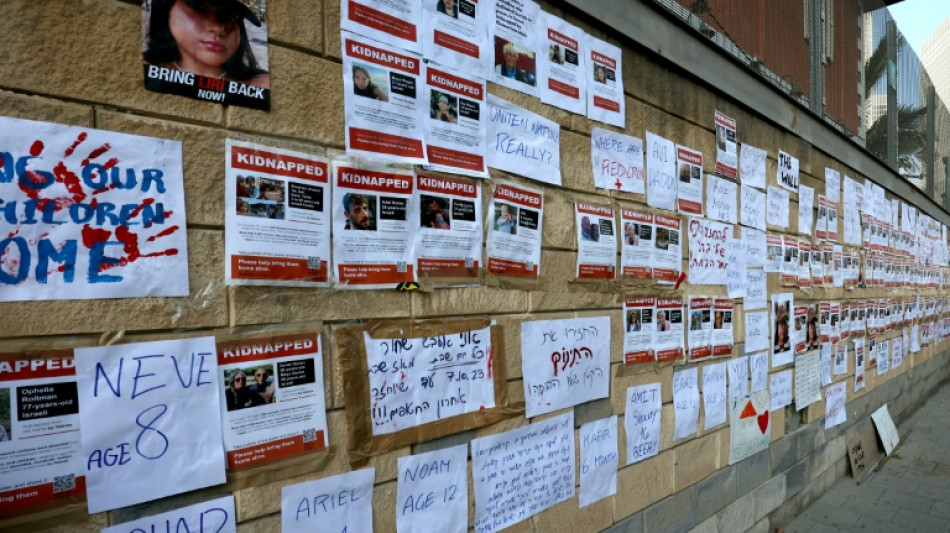 Hamas liberta mais duas ref&eacute;ns