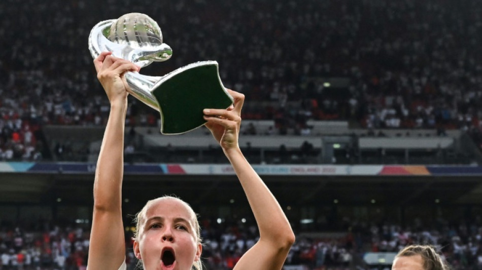 Beth Mead returns to England squad after ACL injury