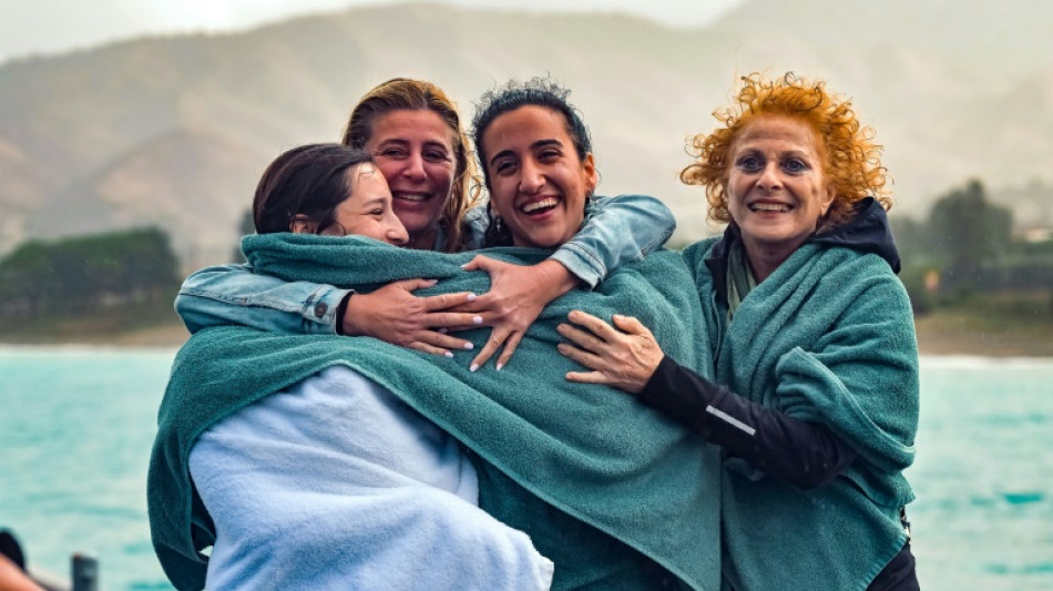 Supervivientes israel&iacute;es del festival atacado por Ham&aacute;s se reponen en un bosque de Chipre