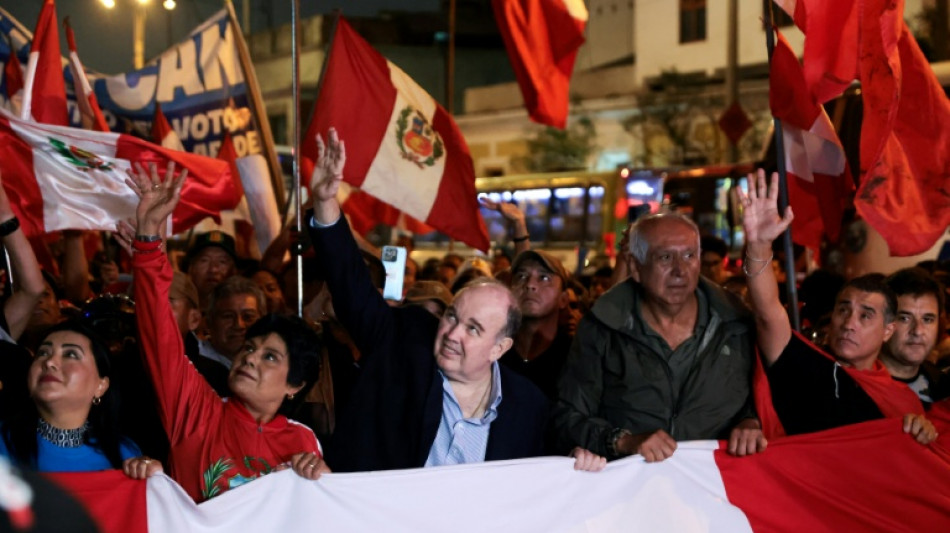 L&iacute;der de extrema direita pede novas elei&ccedil;&otilde;es no Peru depois de ficar fora do 2&ordm; turno