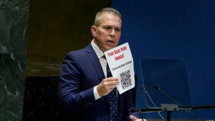 Embaixador israelense na ONU usa como 's&iacute;mbolo de orgulho' estrela nazista imposta aos judeus