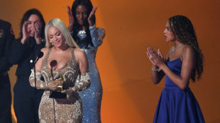 Amor a LA y mensajes pol&iacute;ticos: los momentos claves de los Grammy