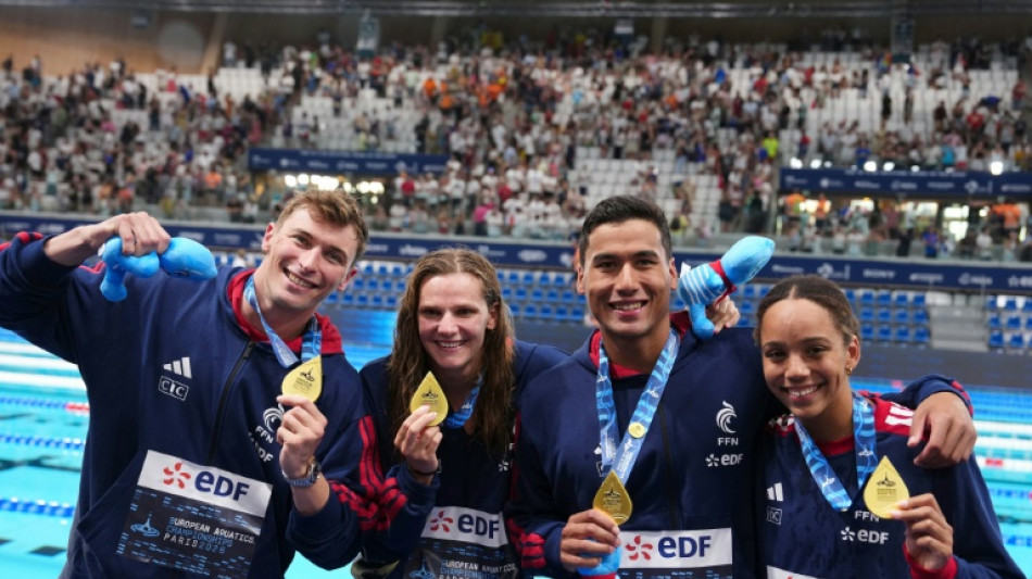 Euro de natation: sacr&eacute;s en relais mixte, la "belle soir&eacute;e" des Bleus et de Grousset