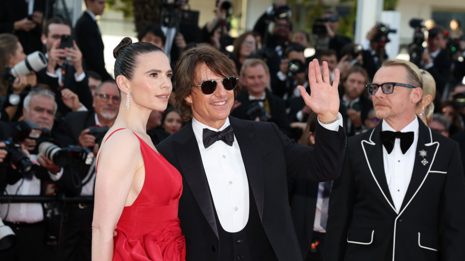 A Cannes plana Tom Cruise, Favino padre in ansia