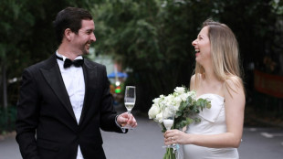 L'amour aux temps du Covid: des confin&eacute;s se marient &agrave; Shanghai