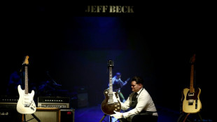 Guitarra famosa de Jeff Beck &eacute; leiloada por mais de 1 milh&atilde;o de libras