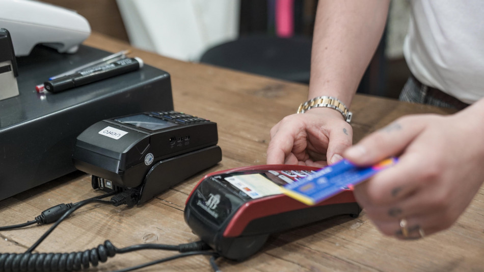 'Gli italiani sempre pi&ugrave; favorevoli ai pagamenti digitali'