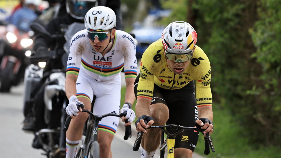 Van Aert vince la Parigi-Roubaix, secondo Pogacar