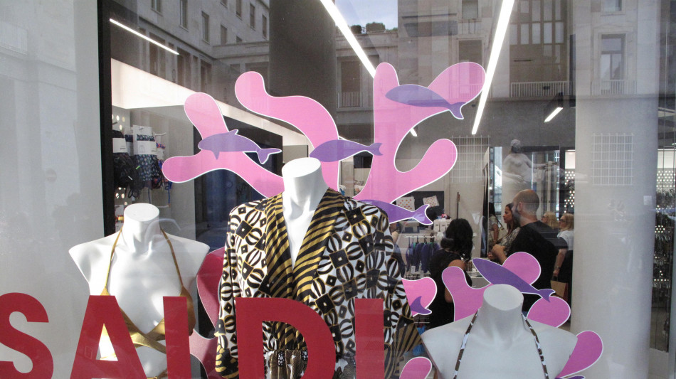 Domani saldi al via, 6 su 10 comprano, spesa media 218 euro