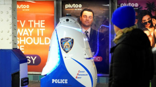 Nova York retira de circulação robô de vigilância do metrô
