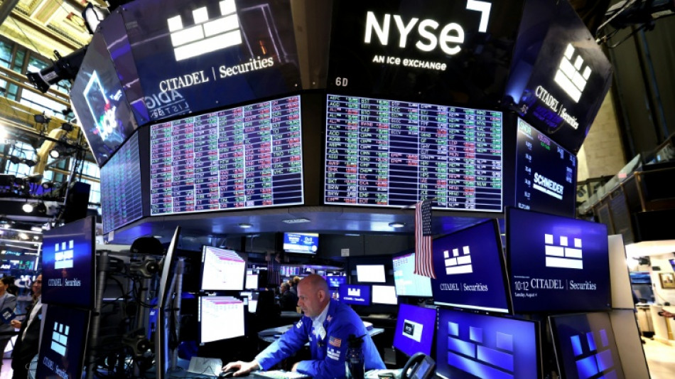 Wall Street termine en hausse, aid&eacute;e par la d&eacute;tente des co&ucirc;ts d'emprunt