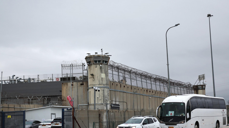 Fonte Hamas, 1.950 prigionieri liberi per 20 ostaggi vivi