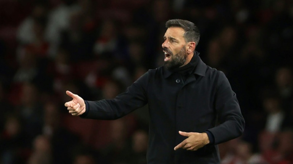 Van Nistelrooy n&atilde;o &eacute; mais t&eacute;cnico do PSV Eindhoven