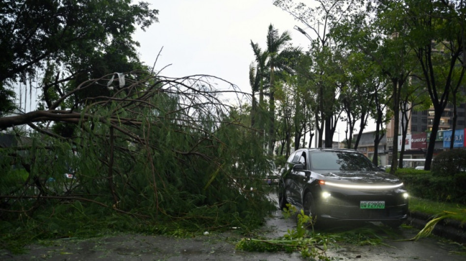 El supertif&oacute;n Ragasa toca tierra en China continental tras causar 17 muertos en Taiw&aacute;n