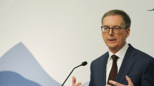 Canada central bank holds rate steady citing US tariff 'threats'