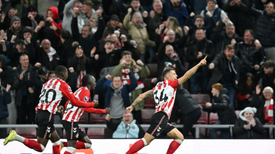 Xhaka lifts Sunderland into fourth after Everton draw