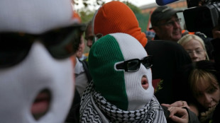 Un tribunal brit&aacute;nico anula el cargo por terrorismo contra el cantante de Kneecap