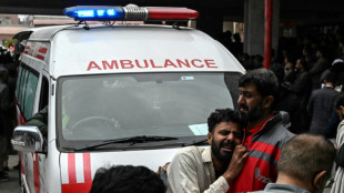 M&aacute;s de 30 muertos y 130 heridos en el atentado suicida contra una mezquita chi&iacute;ta en Pakist&aacute;n