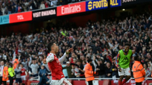 Martinelli marca nos acr&eacute;scimos e Arsenal empata com Manchester City (1-1)