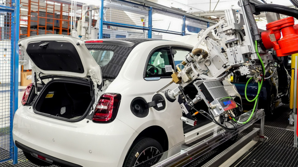 Francois, 5.000 Fiat 500 ibride nel 2025, poi 100.000 l'anno