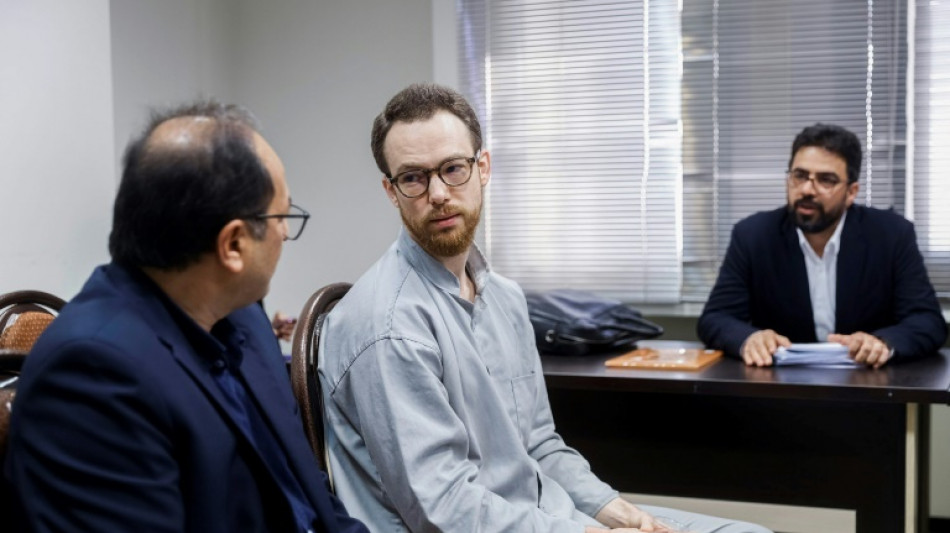 Ir&atilde; e Su&eacute;cia trocam prisioneiros