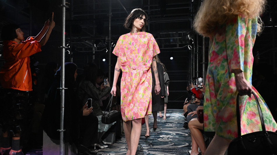 Glamour raw, la femminilit&agrave; oggi secondo Prada