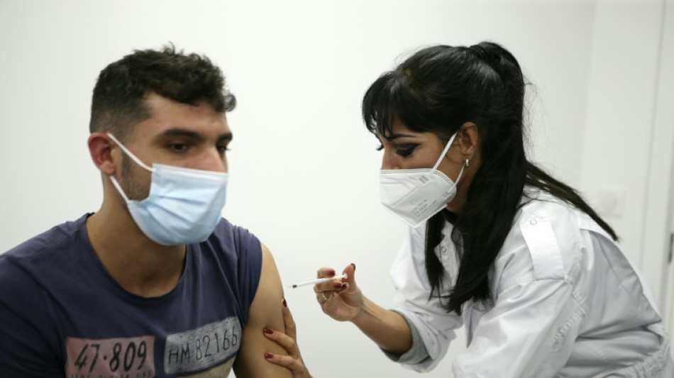 Vaccins: vers un rappel autoris&eacute; pour les ados vivant avec des personnes fragiles