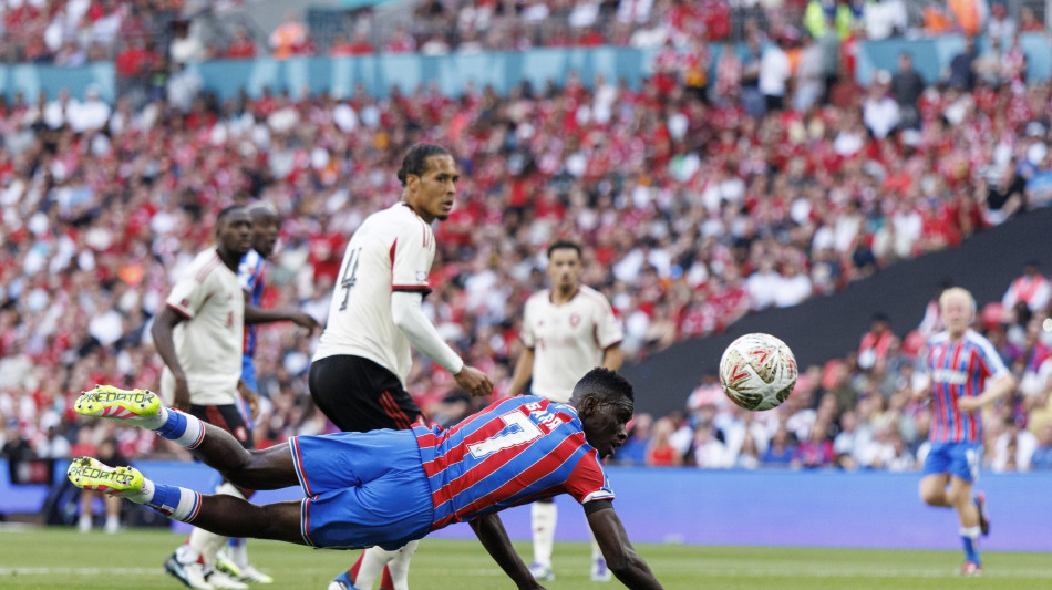 Crystal Palace vince ai rigori il 'Charity Shield'