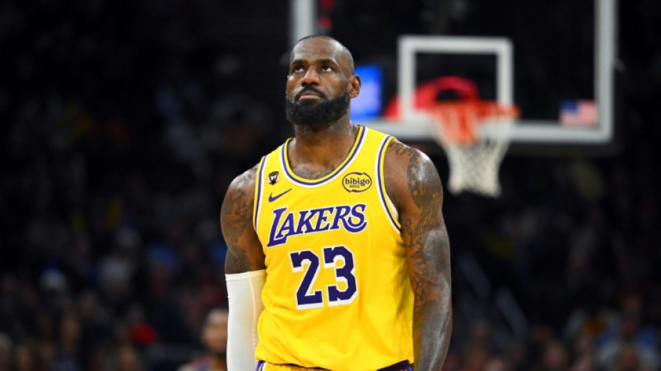 LeBron y los Lakers son humillados en Cleveland