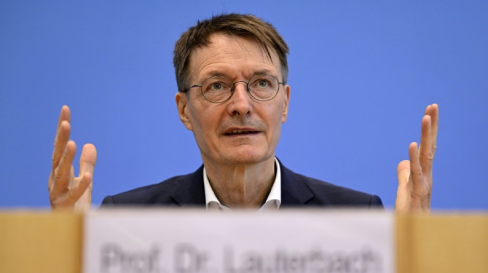 Lauterbach und Verb&auml;nde fordern umfassenden Corona-Schutz f&uuml;r Pflegebed&uuml;rftige