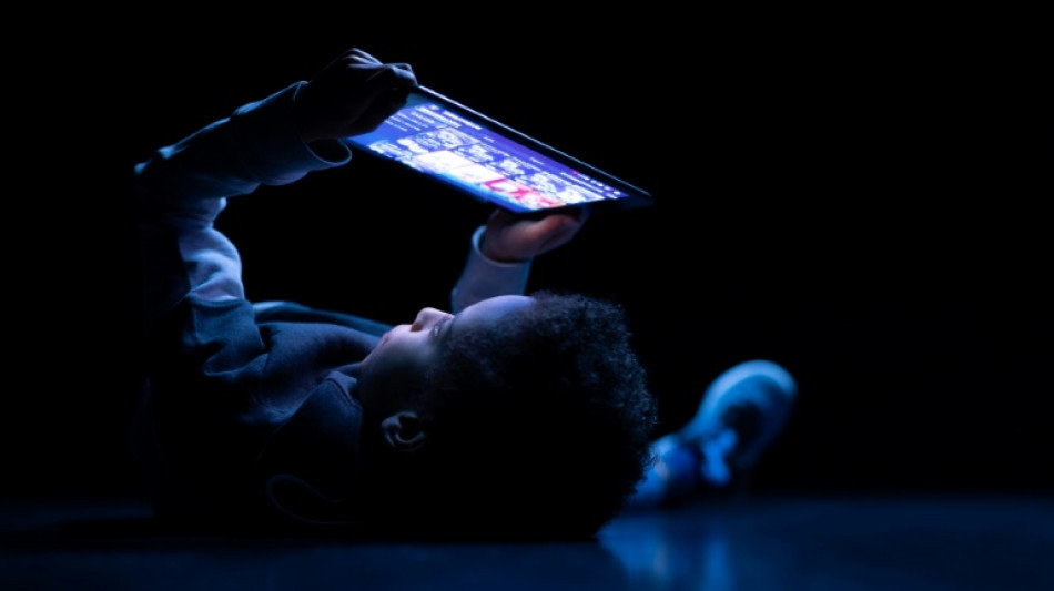 Enfants et écrans: exposition précoce, quotidienne, avec des inégalités sociales, selon une étude