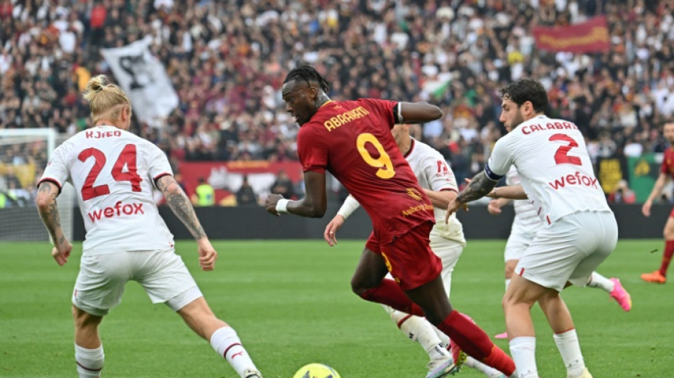 Roma e Milan empatam (1-1) com gols nos acr&eacute;scimos e luta por vaga na Champions se acirra