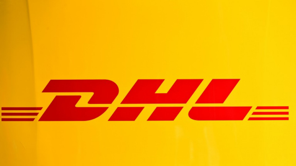 Deutsche Post transportiert in Schwerin Pakete mit der Stra&szlig;enbahn