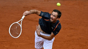 Medvedev avan&ccedil;a no Masters 1000 de Madri, Auger-Alliassime &eacute; eliminado