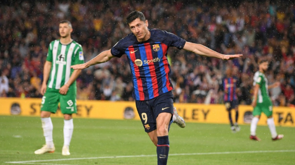 L&iacute;der Barcelona recebe Osasuna, que j&aacute; pensa na final da Copa do Rei