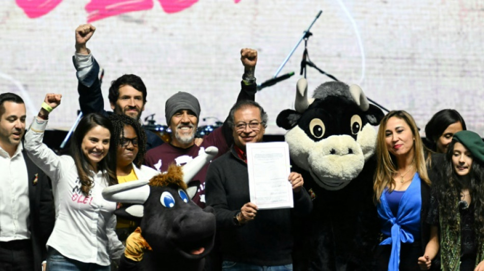 Petro sanciona la ley que proh&iacute;be las corridas de toros en Colombia