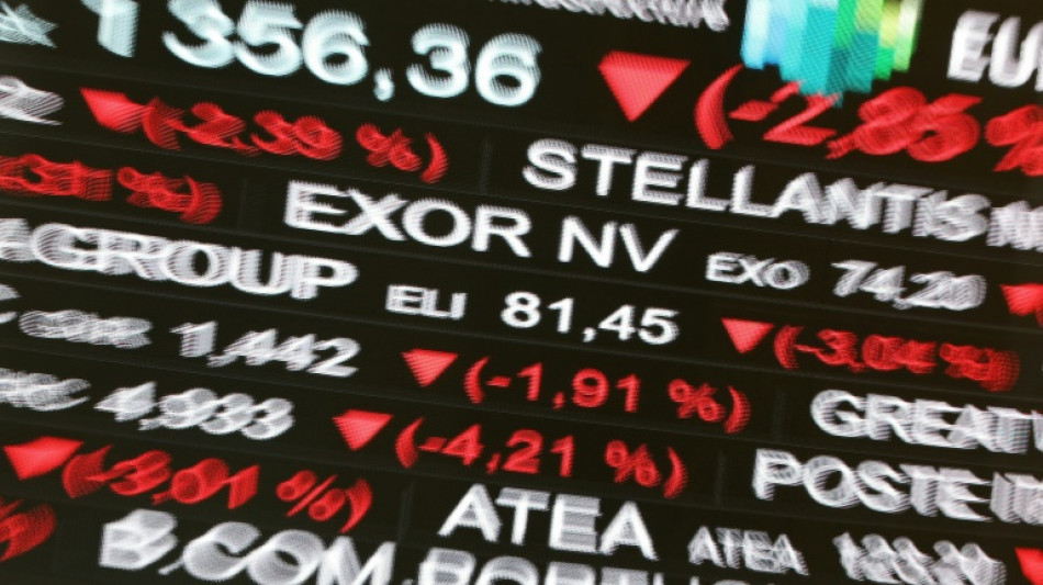 Trump amea&ccedil;a China com tarifa adicional de 50%