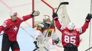 Nach Traumstart abgest&uuml;rzt: DEB-Team gegen Schweiz chancenlos
