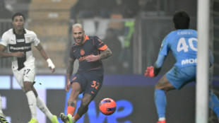 Inter de Mil&atilde;o vence Parma (2-0) e dispara no Italiano; Napoli s&oacute; empata