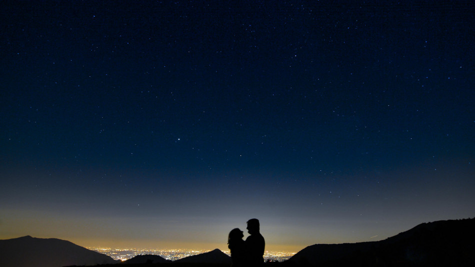 Sia uomini che donne sono attratti da partner pi&ugrave; giovani