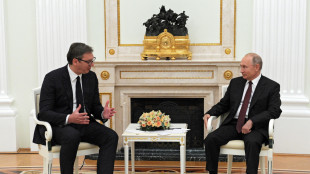 Putin a Vucic, 'inammissibili interferenze in Serbia'