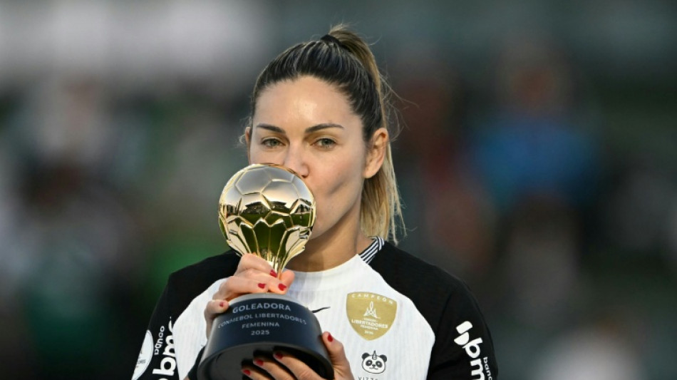 Artilheira do Corinthians aos 40 anos, Gabi Zanotti j&aacute; sonha com Mundial de Clubes de 2026