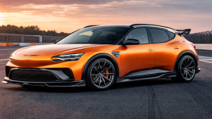 Genesis GV60 Magma prima del lancio